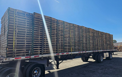 Flatbed with pallets